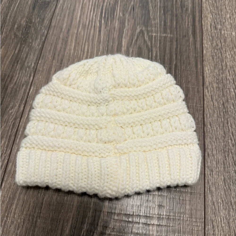 C.C. Beanies BABY White Knit Hat Size 0-6 Months